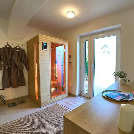 Volt Egyszer Egy Pětikostelí